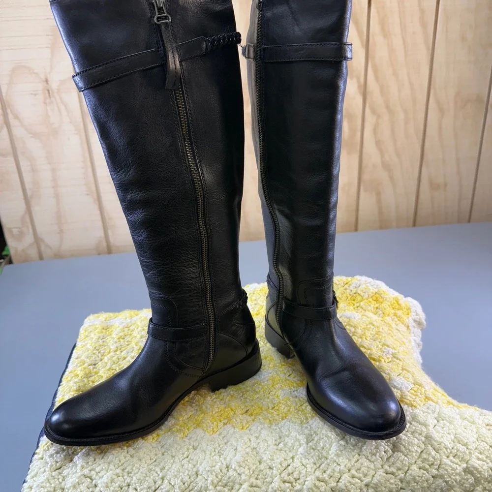 Black Leather Knee Hi Riding Boots Side Zip Buckle Detail Women's Size 7M Thask‎